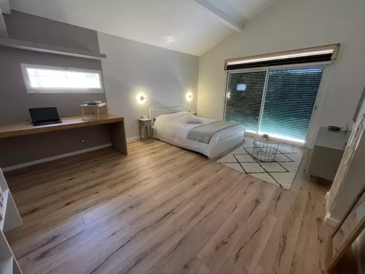 Fourniture, pose et entretien de tout type de parquet